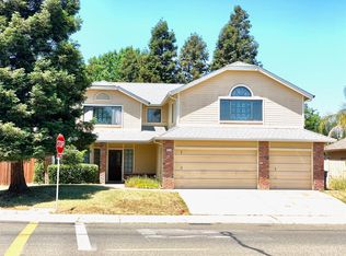 9478 Soaring Oaks Dr, Elk Grove, CA 95758