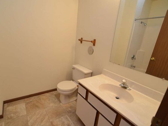 5th image of 207-215 Sunnyfield Ct #209D