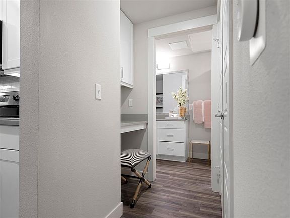 5th image of 5458 Lee St #2301