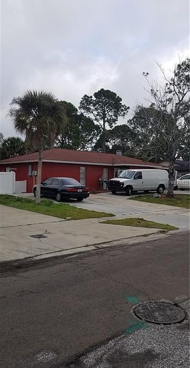 2nd image of 8421 Woodhurst Dr