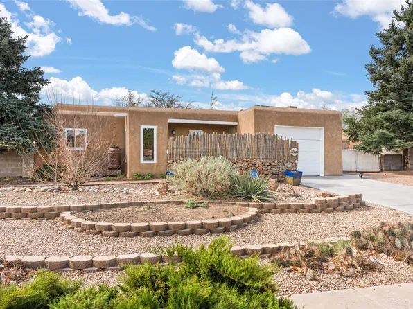 3300 Camino Cielo Vis, Santa Fe, NM 87507