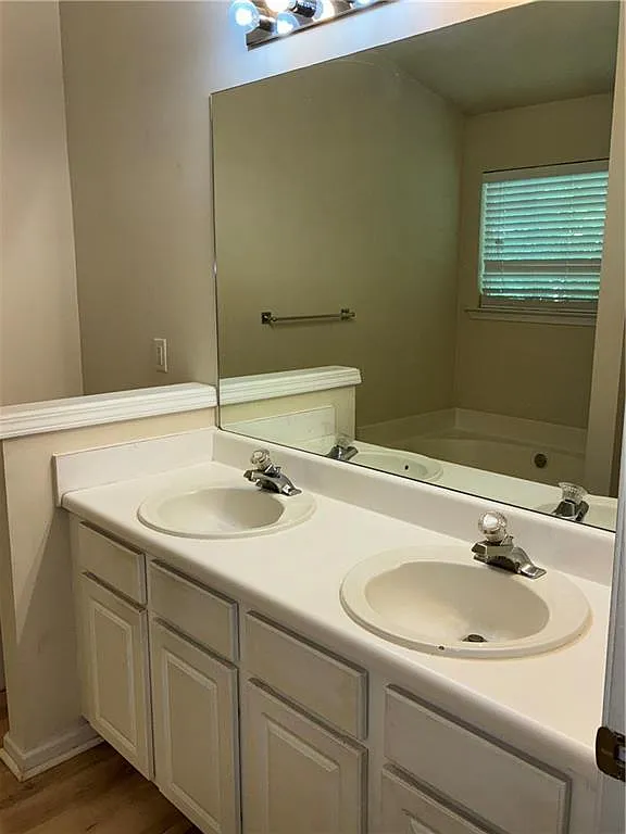 3 bed, 2.5 bath, 1646 sqft, $2,899 — Photo 4