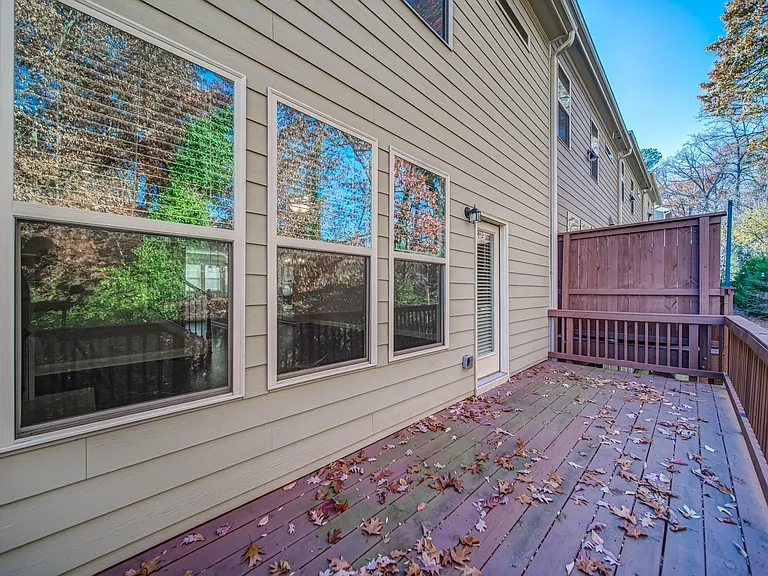 1363 Harris Way NE — Photo 37