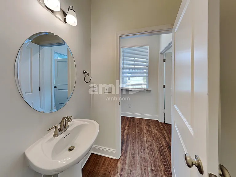 405 Levon Ct — Photo 13