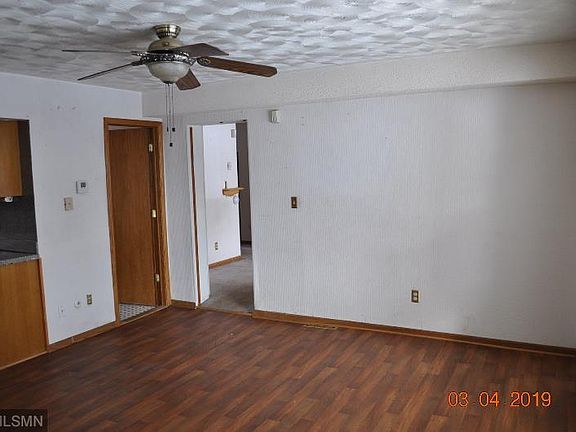 4th image of 996 Marion St