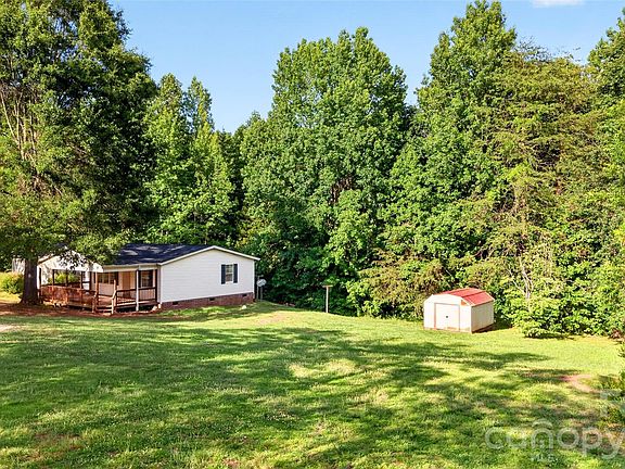 2nd image of 388 Chinquapin Ln