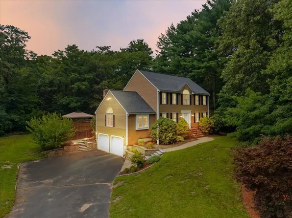 15 Eileen Rd, Norton, MA 02766