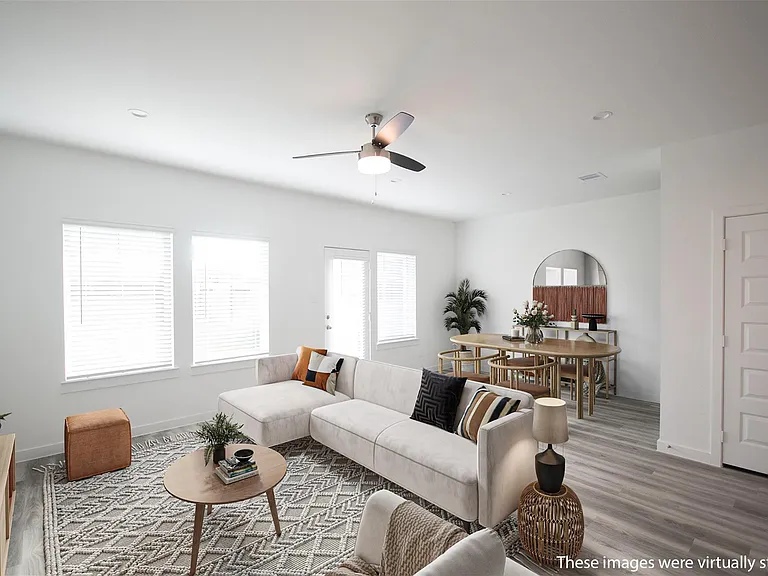 10217 Berkeley Springs Trl — Photo 3