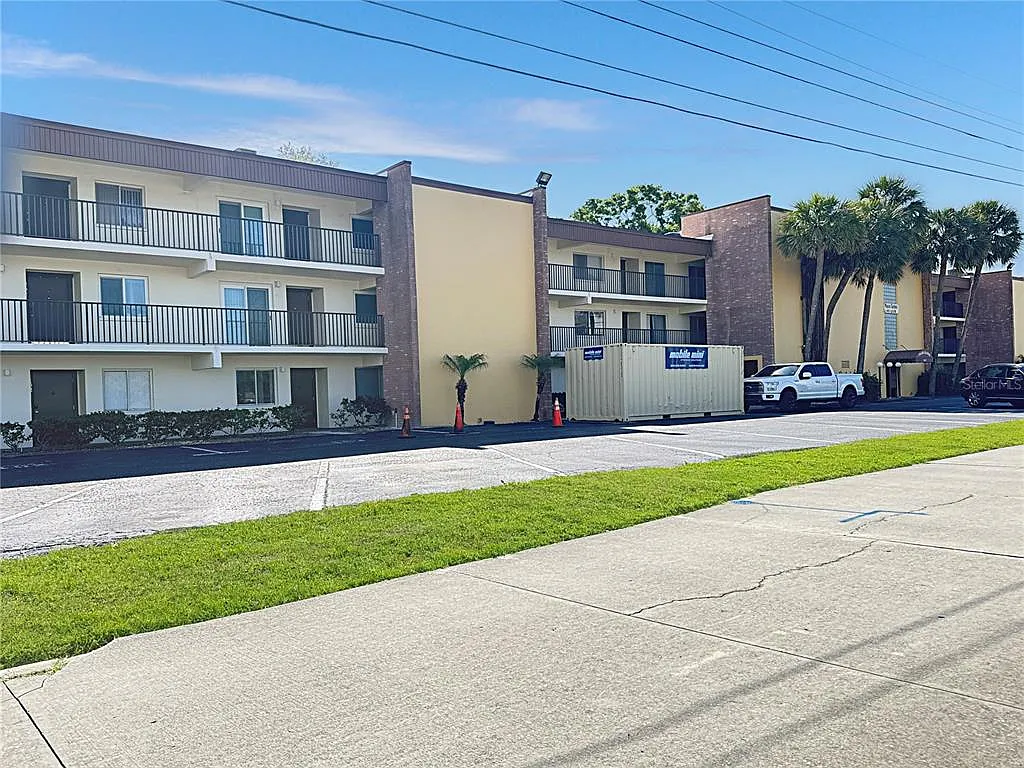 2 bed, 2.0 bath, 960 sqft, $1,550 — Photo 1
