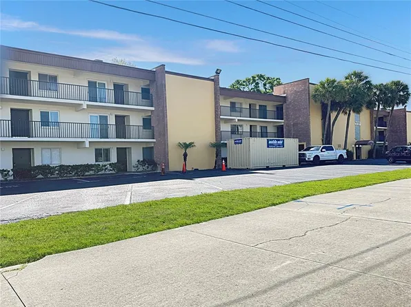 4435 1st St NE Unit 103, St Petersburg, FL 33703