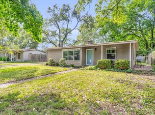 1415 Hollycrest Dr, Champaign, IL 61821