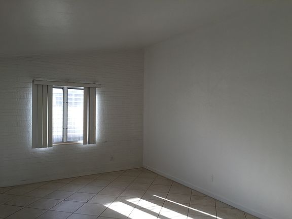 4th image of 2498 S Milmar Dr
