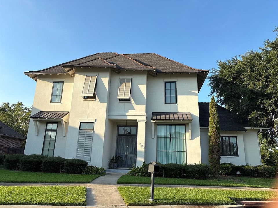 1st image of 300 Brightwood Dr