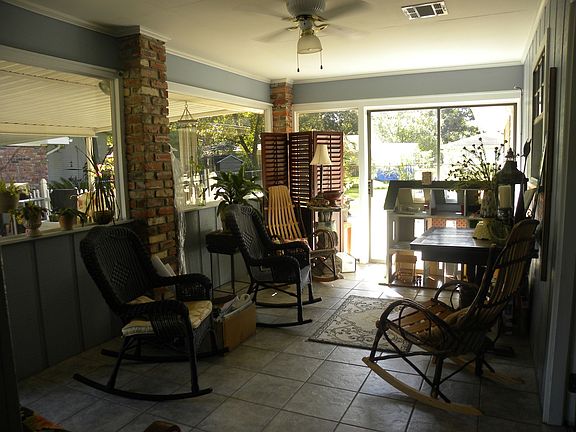 5th image of 423 Julius St