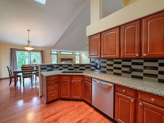 5th image of 5780 Plank Dr