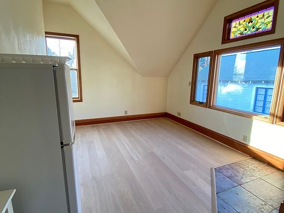 4th image of 511 Keokuk St #B