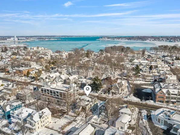 326 Lafayette St #2, Salem, MA 01970