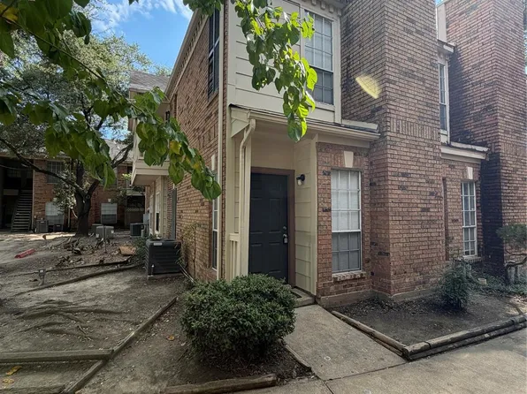 2626 Holly Hall St APT 102, Houston, TX 77054