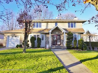 1515 Woodrow Rd, Staten Island, NY 10309