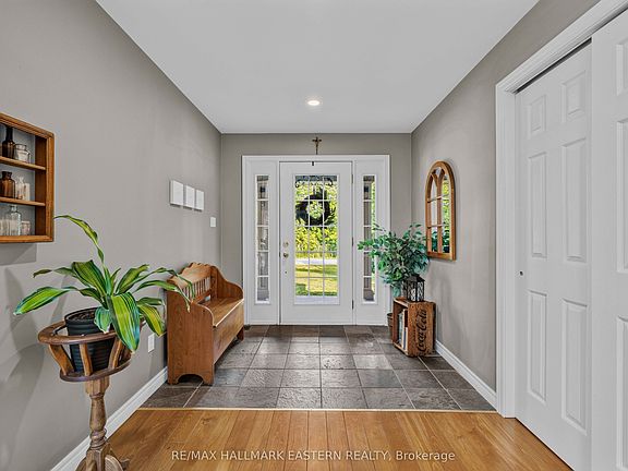 4th image of 298 McClennan Dr