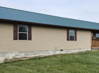 15479 Willis Rd, Benton, IL 62812