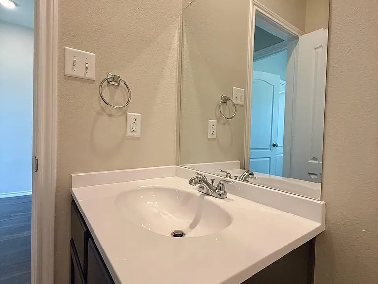 1411 Monterey Dr — Photo 15