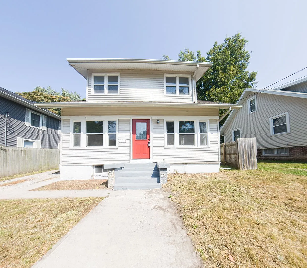Updated 3 Bedroom 1,800 SQFT Home for Rent — Photo 1