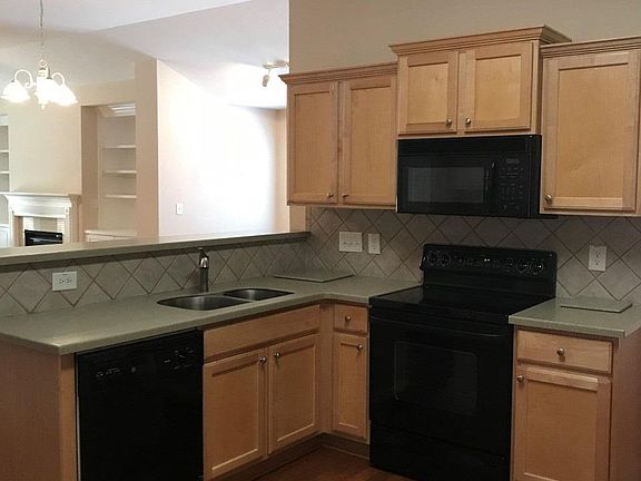 4th image of 1760 Hickory Station Cir