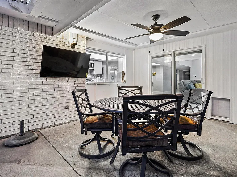 5048 Pemberton Ln — Photo 47