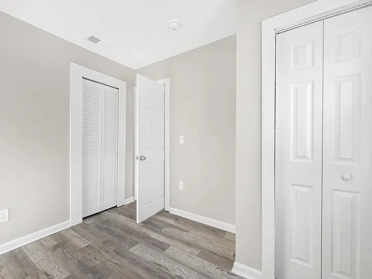 6735 Ford Ave — Photo 7