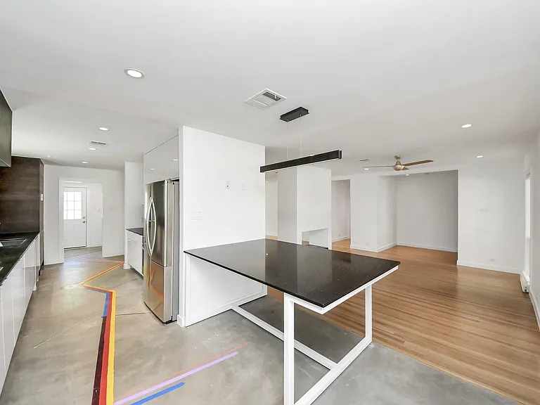 7610 Highmeadow Dr — Photo 27