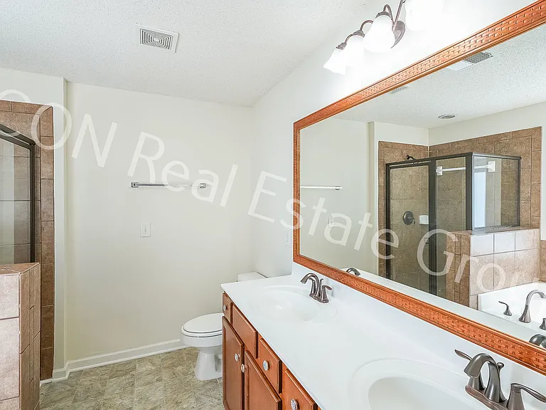 467 Colonial Walk — Photo 24