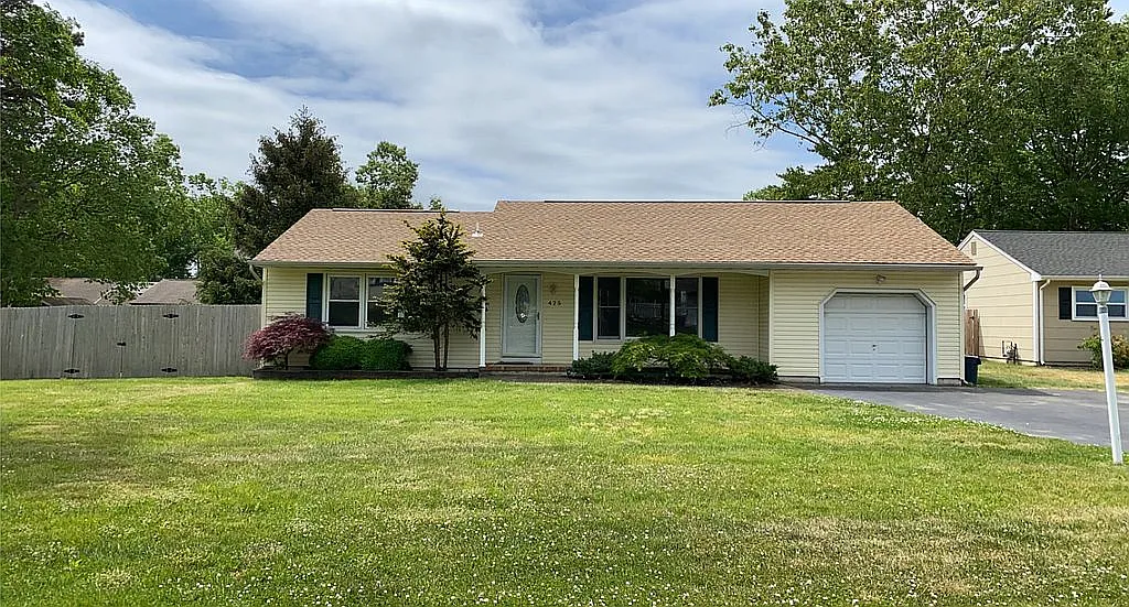 425 Lake Barnegat Dr N photo 1