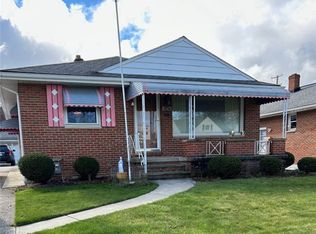 29136 Homewood Dr, Wickliffe, OH 44092