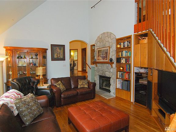 2nd image of 241 E Pathfinders Dr
