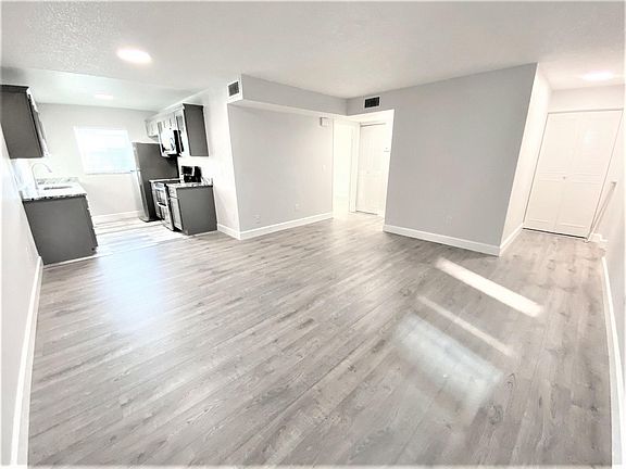 3rd image of 150 41st Ave N #105