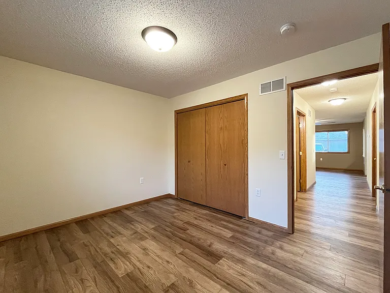 175 W Lind St — Photo 8