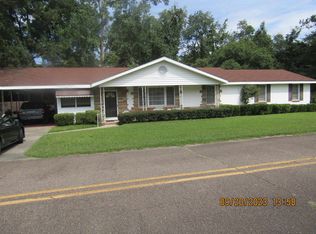 207 Azalea Ave, Millen, GA 30442