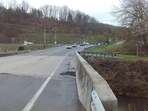 2nd image of 125 Glady Fork Ln