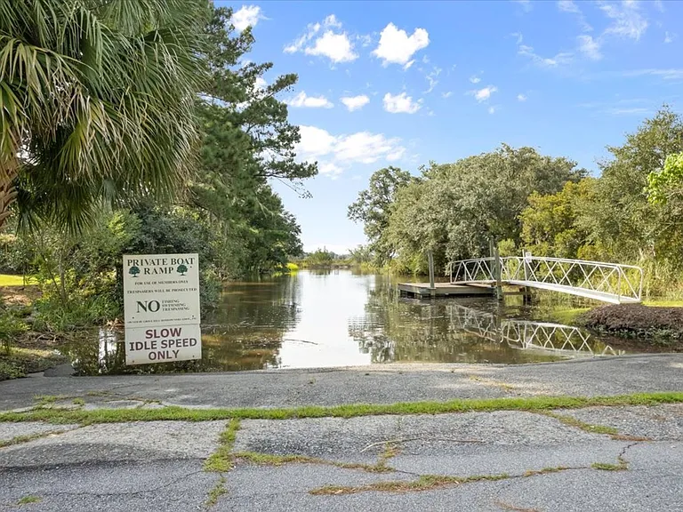 210 Pine Grove Dr — Photo 46