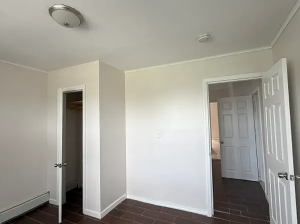221 S 7th St Floor 2, Elizabeth, NJ 07202