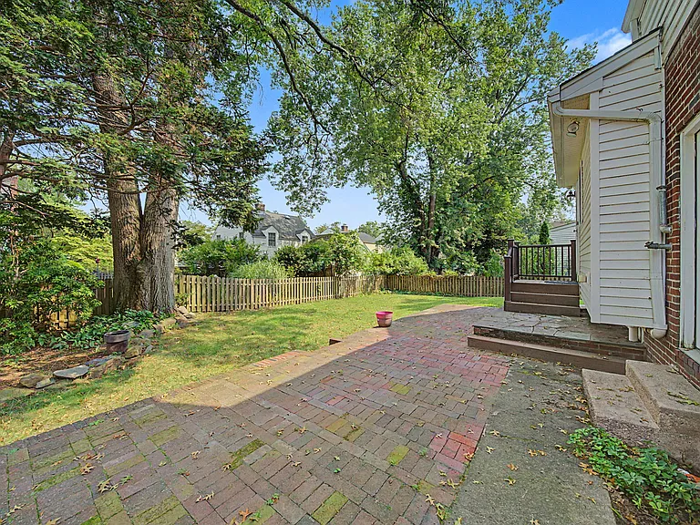34 Esmond Pl — Photo 45