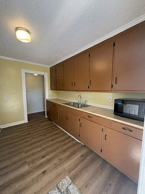 3 bed, 2.0 bath, 1103 sqft, $1,195 — Photo 2