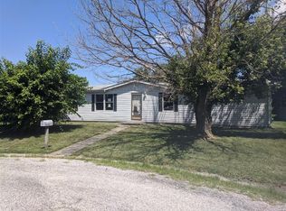 618 Lila Ct, New Baden, IL 62265