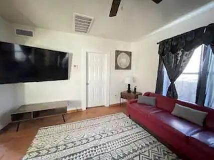 1st image of 1709 E Missouri Ave