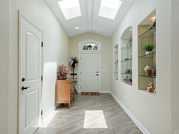 4th image of 2377 W 233rd St