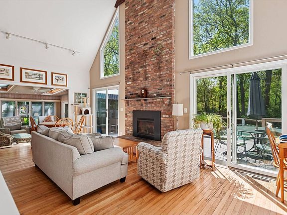 5th image of 6 Driftwood Ln