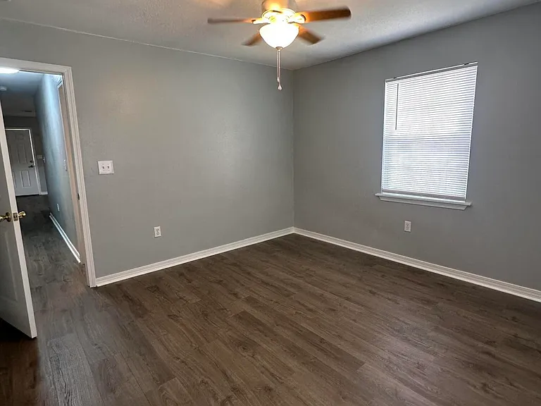 1206 Beach Ave — Photo 8