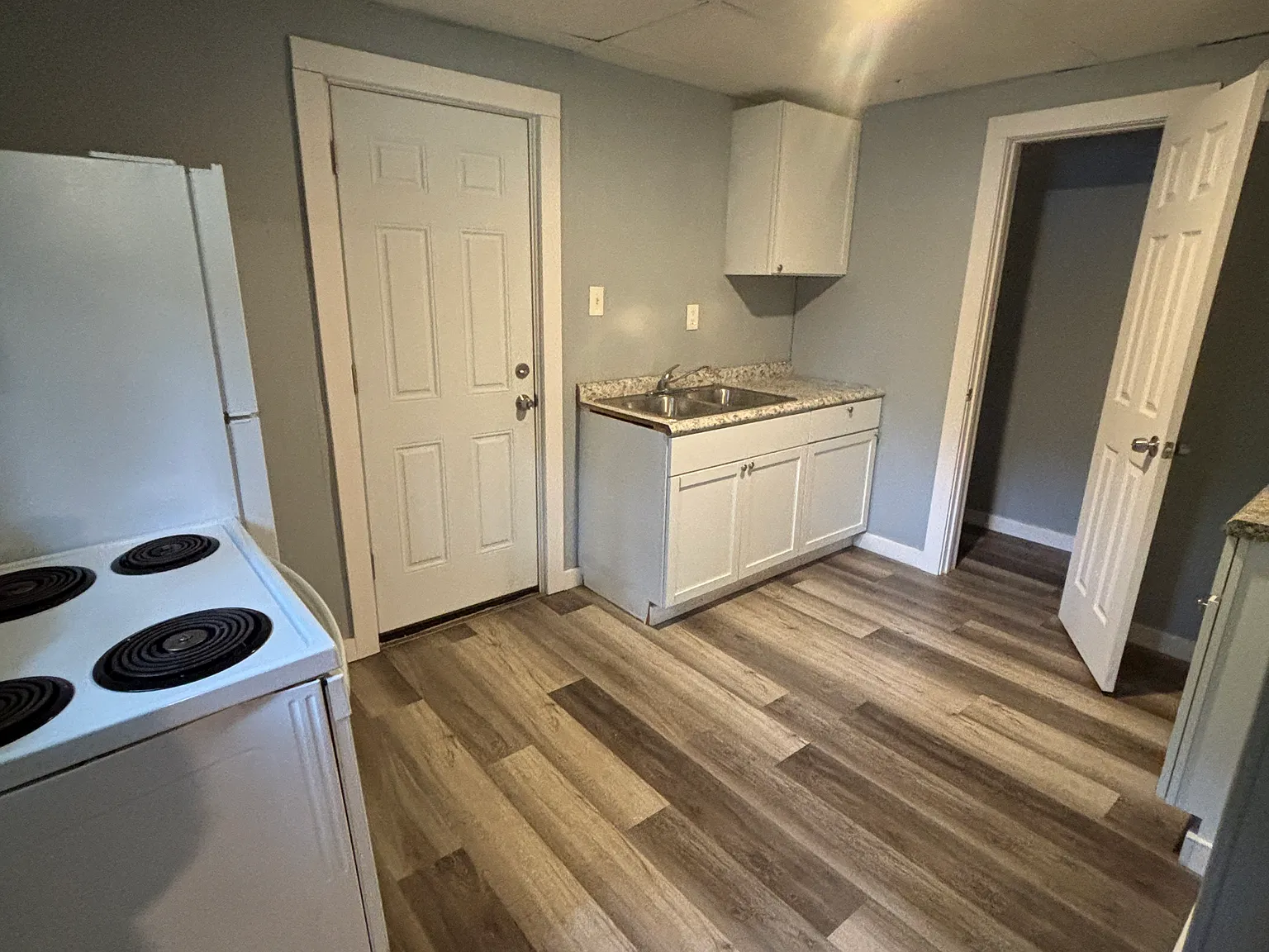 3 bed, 1.5 bath, 1088 sqft, $1,185 — Photo 3