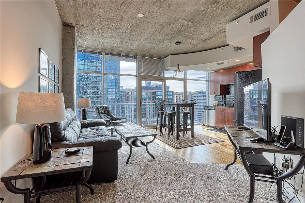 1 bed, 729 sqft, $2,700 — Photo 1